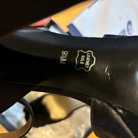 platinum BLACK PEEP TOE HEELS - Picture 4 of 6